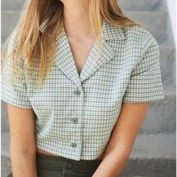 Brandy Melville Tops - Brandy Melville Vivian Green Plaid Crop Top